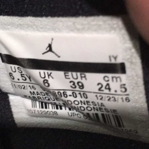 Air Jordan 11 Barons - Picture 6 of 6